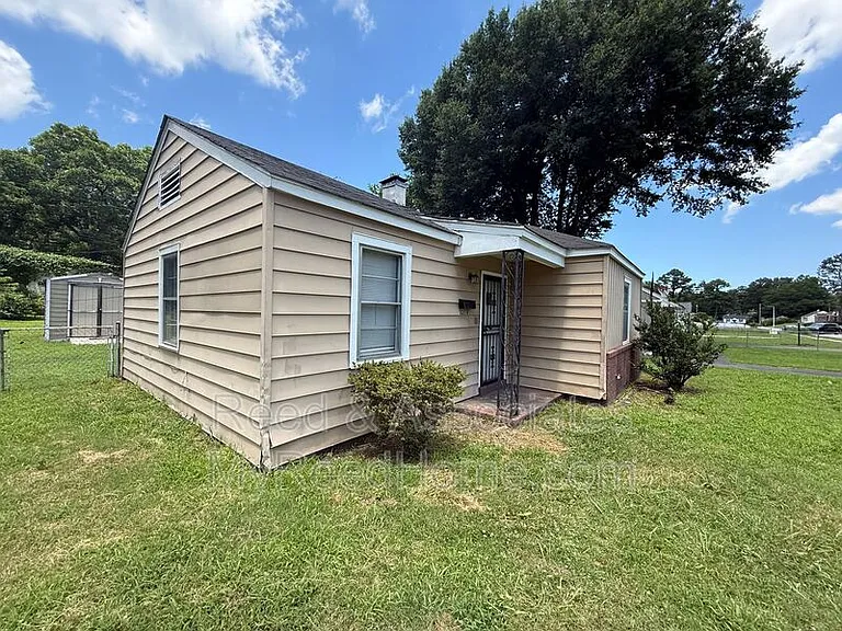 3209 Winslow Rd — Photo 2