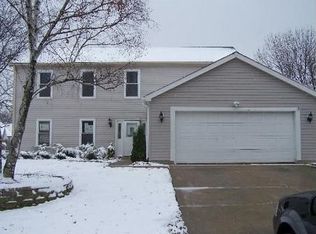 2140 Langford Ln, Wheaton, IL 60189