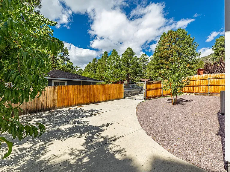 1535 E Appalachian Rd — Photo 28