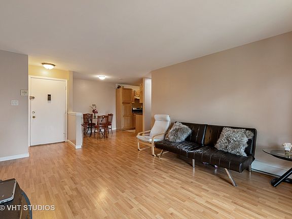 3rd image of 876 Crimson Ct APT 303