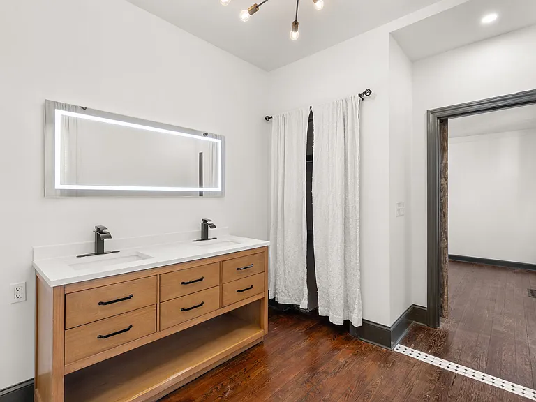 4910 Saint Elmo Ave — Photo 15