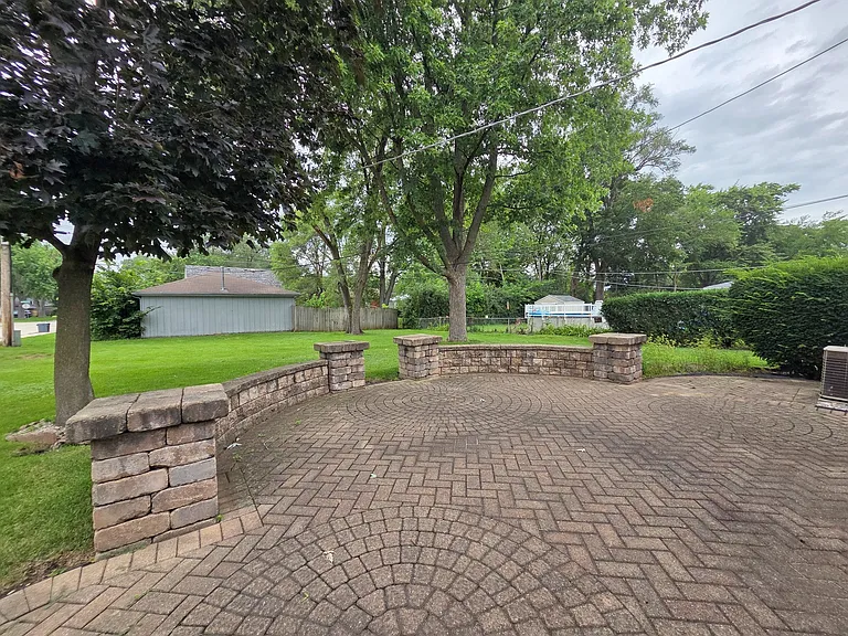 336 E Orchard St — Photo 5