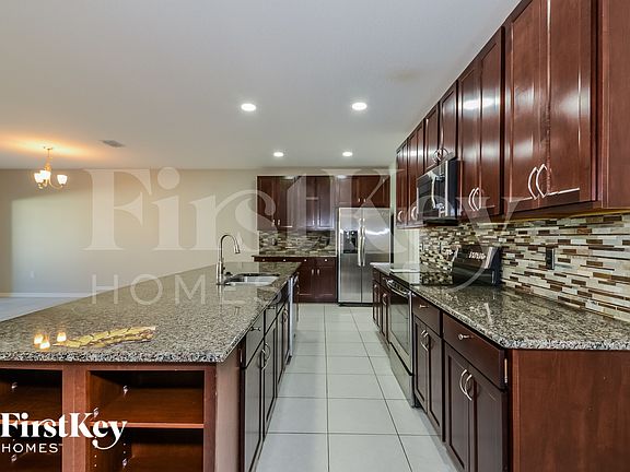 5th image of 3911 Willow Walk Dr