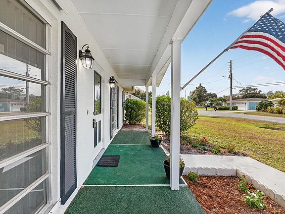 5th image of 501 NE Oleander Avenue