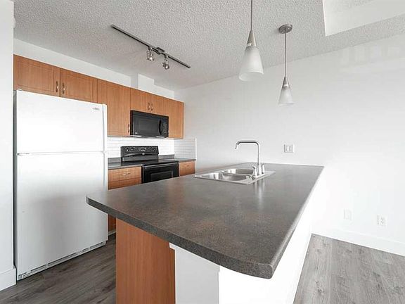 3rd image of 136D E Sandpiper Rd #418