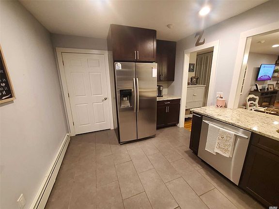 3rd image of 10 Glen Hollow Dr APT C35