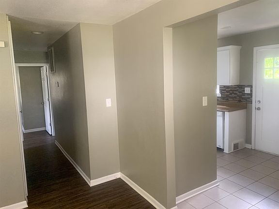 5th image of 2714 S 48th Ter