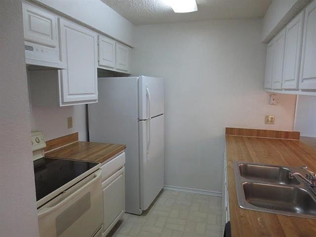 1st image of 7525 Holly Hill Dr APT 33
