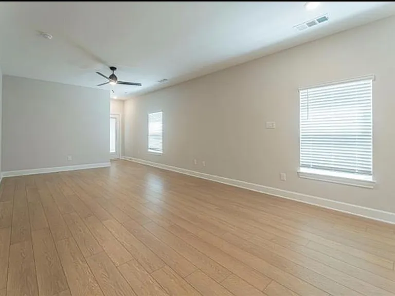 1204 Witherspoon Ln — Photo 13