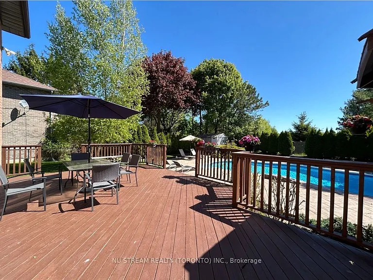 31 Ashfield Dr — Photo 42