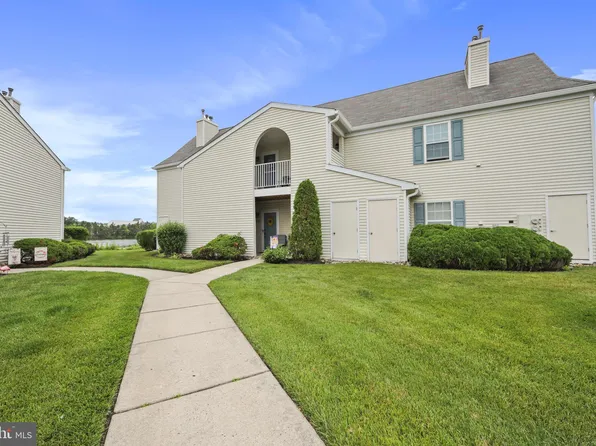 1308B Ginger Dr, Mount Laurel, NJ 08054