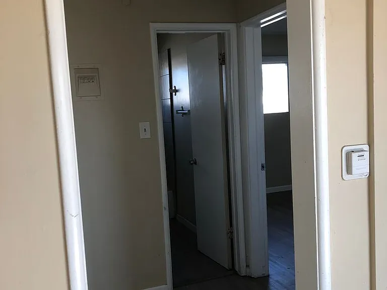 1834 Pine Ave — Photo 15