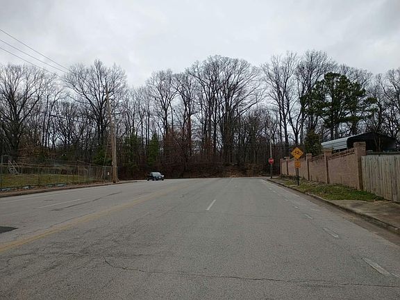 5th image of 2845 N Highland Rd