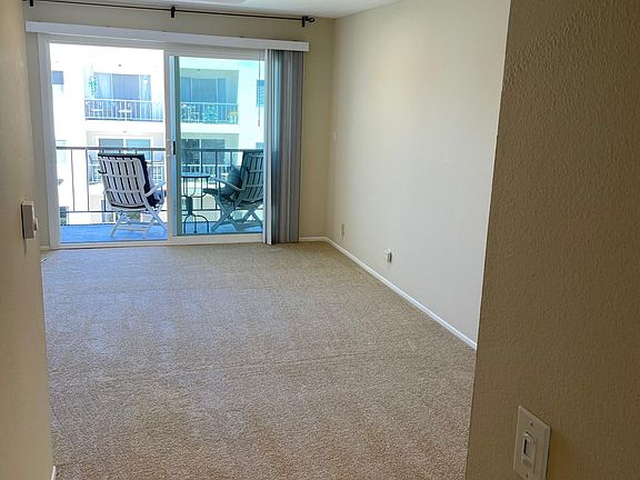 5th image of 1600 Ardmore Ave Unit 308
