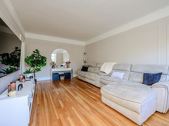 4th image of 19 William Street #1F