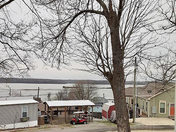 2nd image of 12 Meadowlark Ln