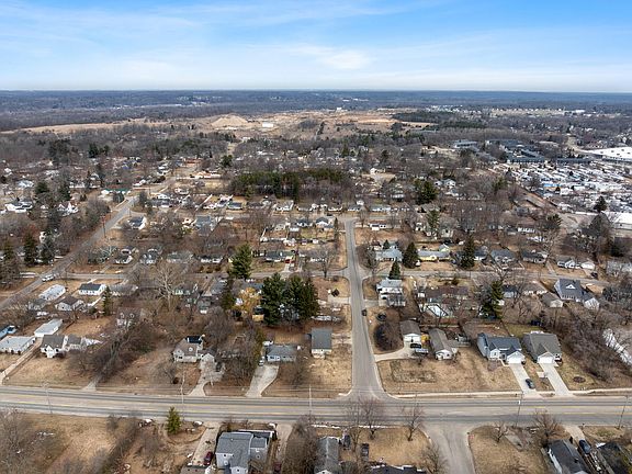 2nd image of 1395 Four Mile Rd NE