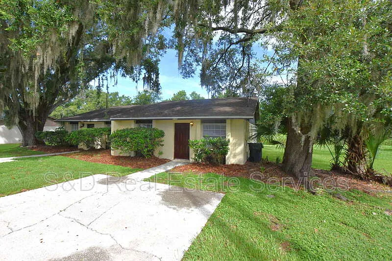2 bed, 1.5 bath, 894 sqft, $1,250 — Photo 2
