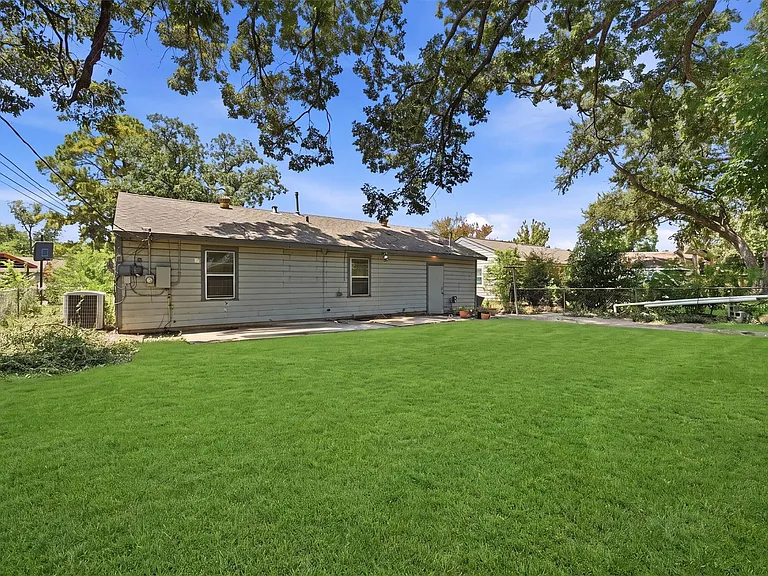 3711 Cosby St — Photo 3