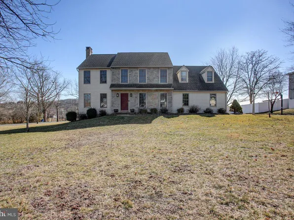 635 S Pleasant Ave, Dallastown, PA 17313