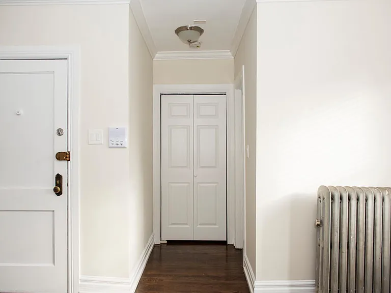 1056 W Lill Ave #2 — Photo 5