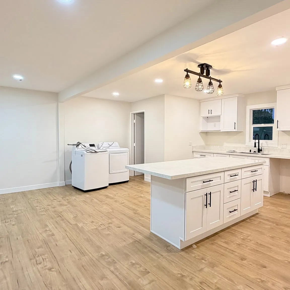 4 bed, 1400 sqft, $3,950 — Photo 3