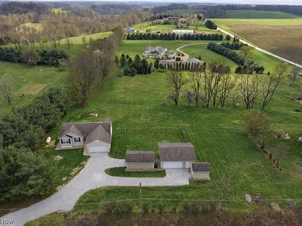 9226 Lisbon St E, East Canton, OH 44730