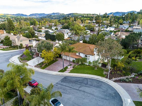 2nd image of 29412 Oakpath Dr