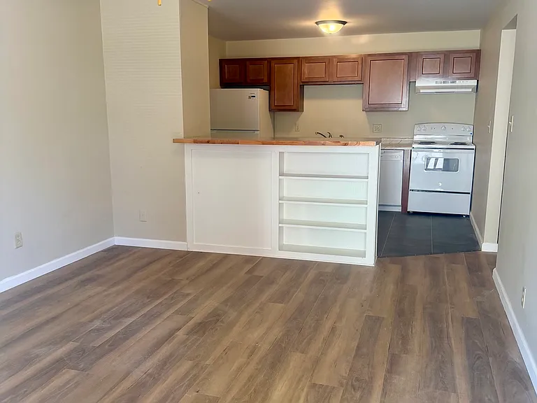 1901 S 1st St #9 — Photo 1