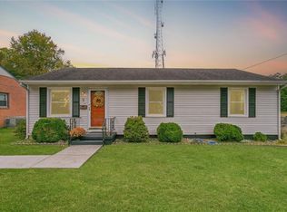 5 Rugby Rd, Newport News, VA 23606