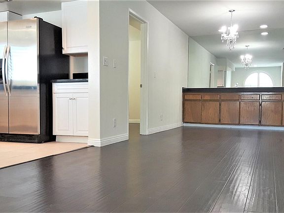 5th image of 817 E Newmark Ave