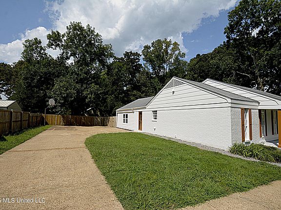 3rd image of 4490 Big Horn Dr S