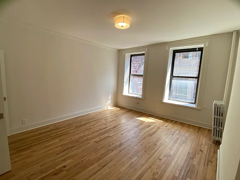 315 W 54th St #12 — Photo 1