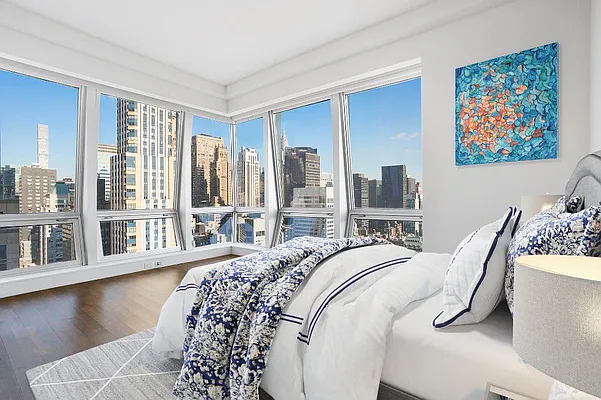 Rented by New York Casas Ltd. | media 8