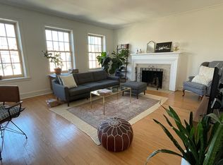 559 W Roscoe St #3E, Chicago, IL 60657