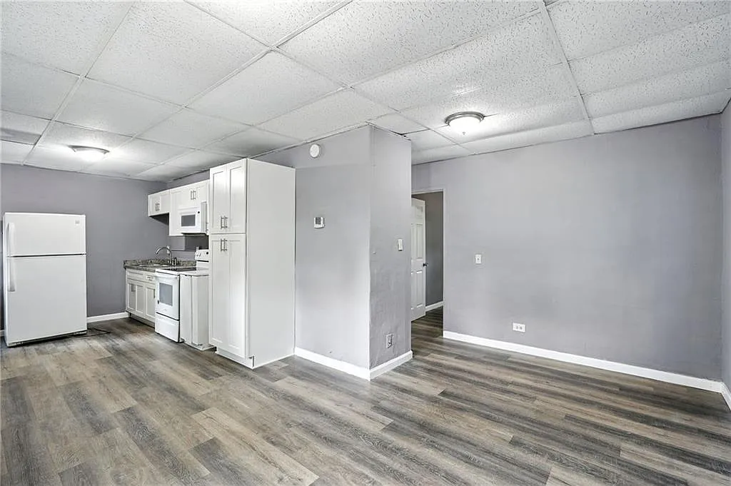 2 bed, 1.0 bath, 1479 sqft, $1,450 — Photo 4