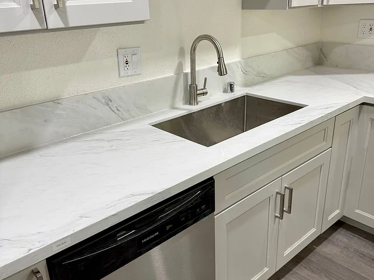 2518 G St #8 — Photo 3