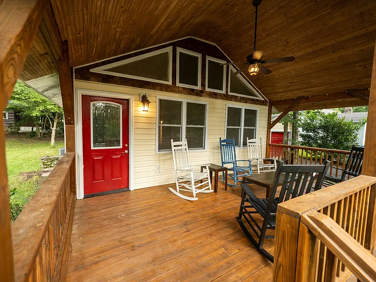 809 Montreat Rd — Photo 4