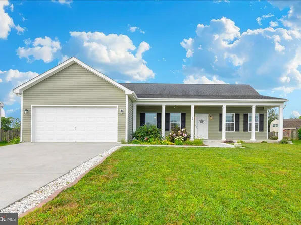 84 Piping Plover Way, Martinsburg, WV 25405
