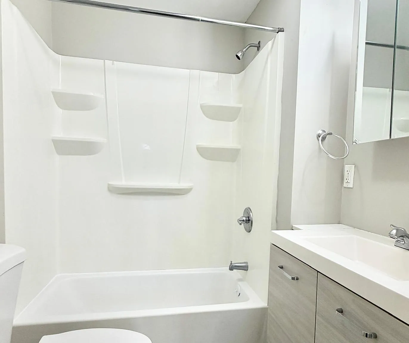 2 bed, 650 sqft, $1,875 — Photo 4