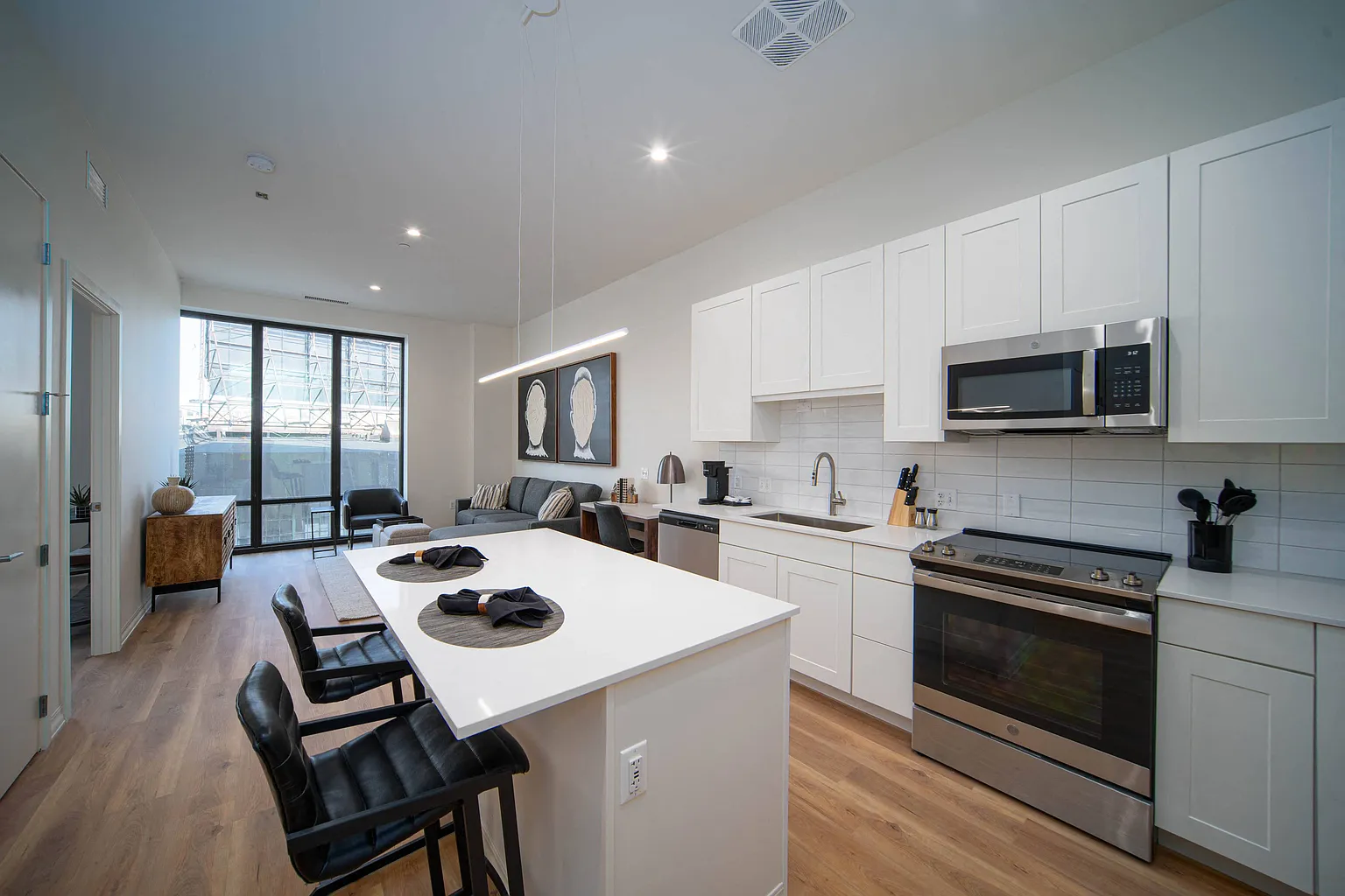 1611 Michigan Ave #527 photo 1