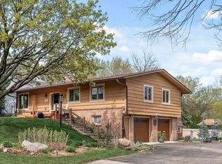 13225 Pine Ridge Rd, Burnsville, MN 55337
