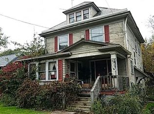 245 S Market St, East Palestine, OH 44413