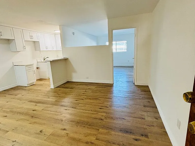 10635 Sherman Grove Ave — Photo 30
