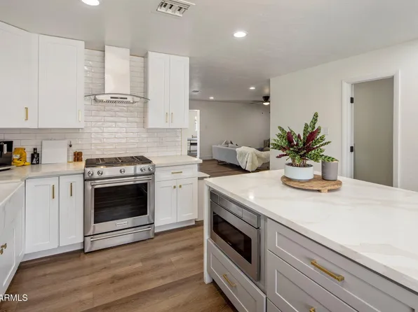 8022 E COLUMBUS Avenue, Scottsdale, AZ 85251