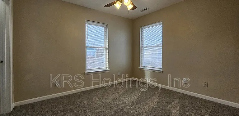 820 Maltby Cres — Photo 22