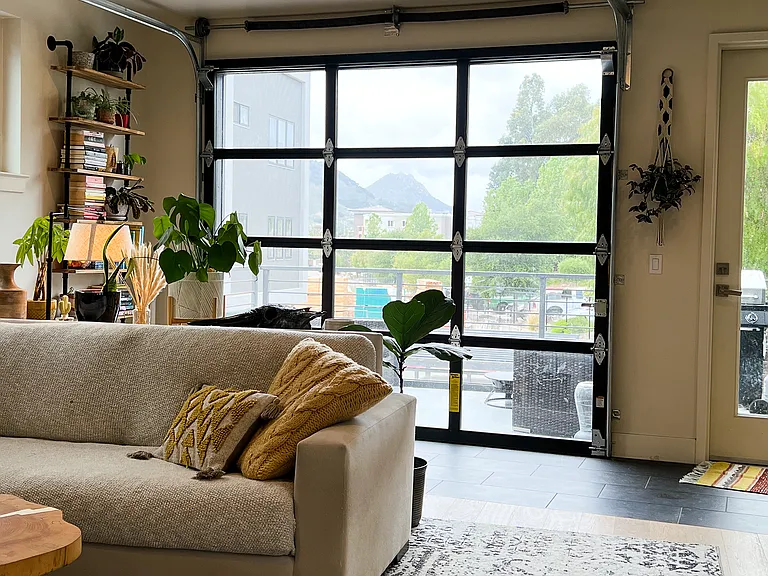 2478 Victoria Ave #101 — Photo 6