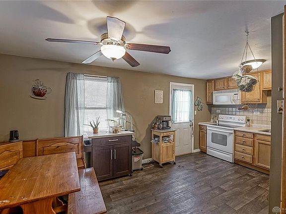 5th image of 103 Bedford Farm Cir