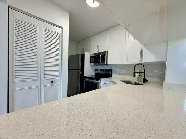 616 Sea Pine Way, Greenacres, FL