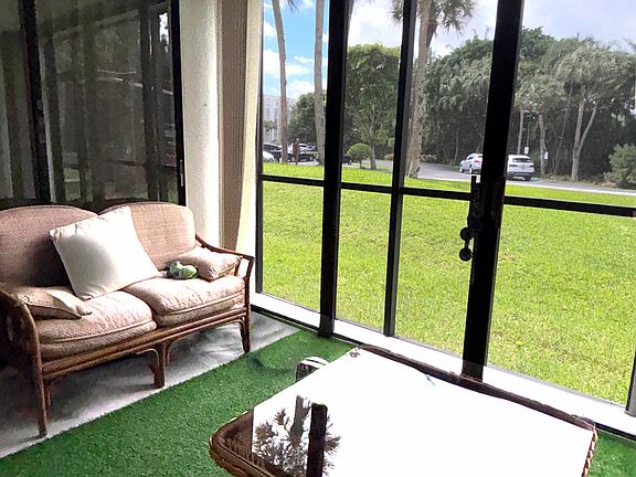 5th image of 9735 NW 52nd St APT 118